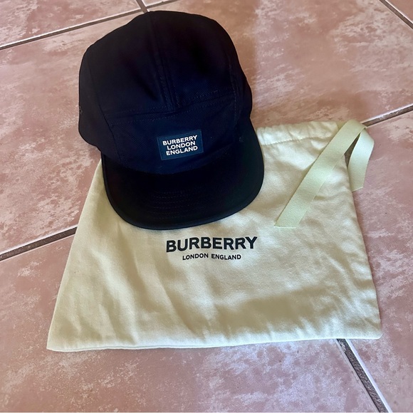 BURBERRY LONDON BLACK LOGO BASEBALL CAP - Picture 1 of 7